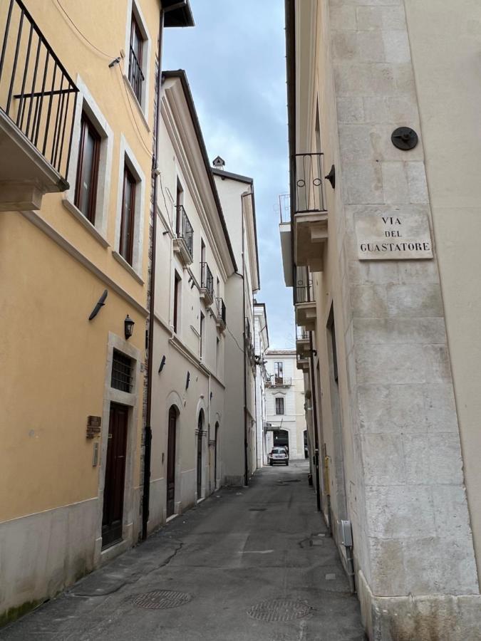 In Media Urbe - Intero Appartamento L'Aquila Bagian luar foto