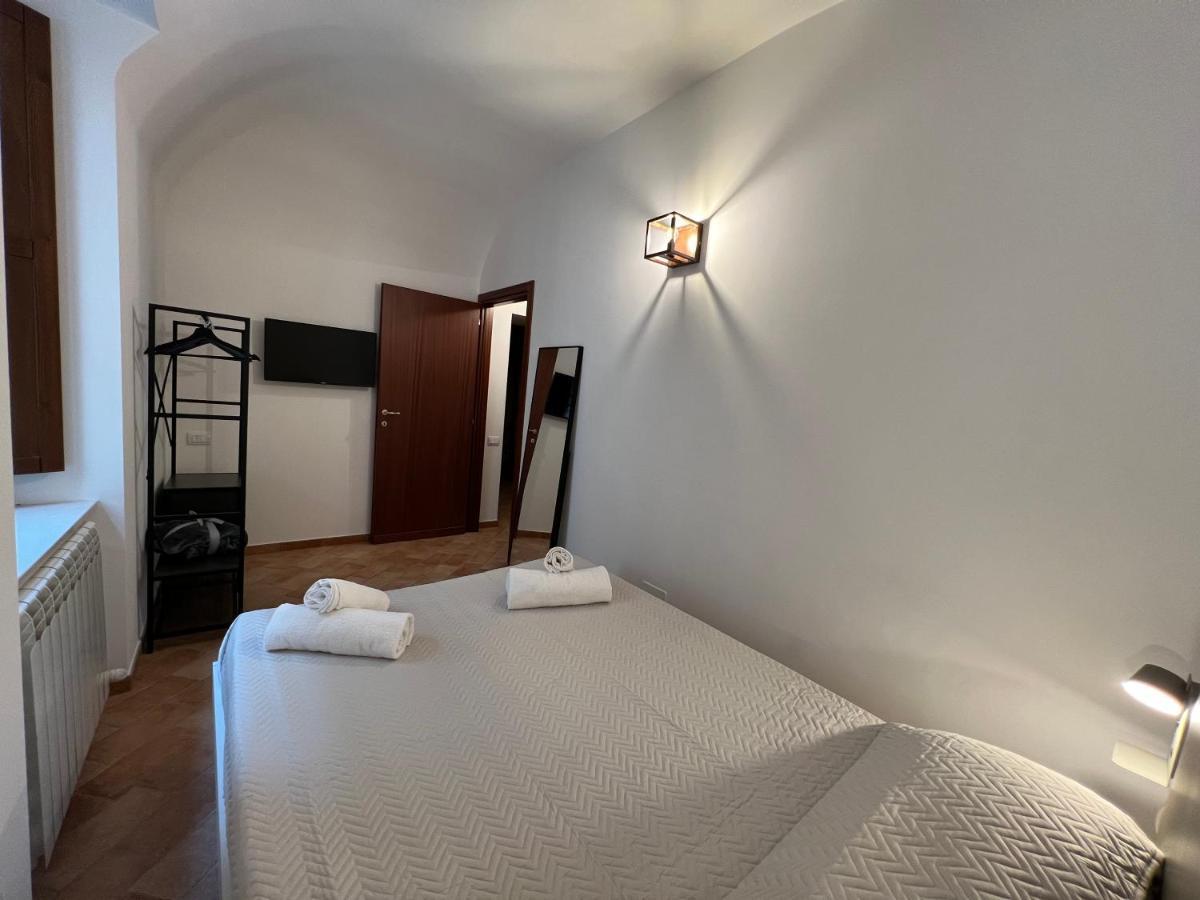 In Media Urbe - Intero Appartamento L'Aquila Bagian luar foto